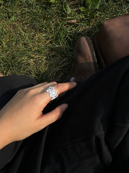 FLORAL LACE RING