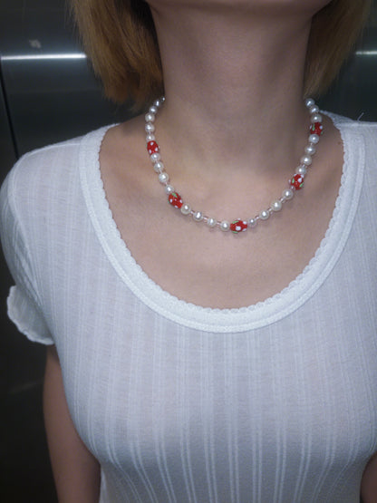 STRAWBERRY PEARL NECKLACE