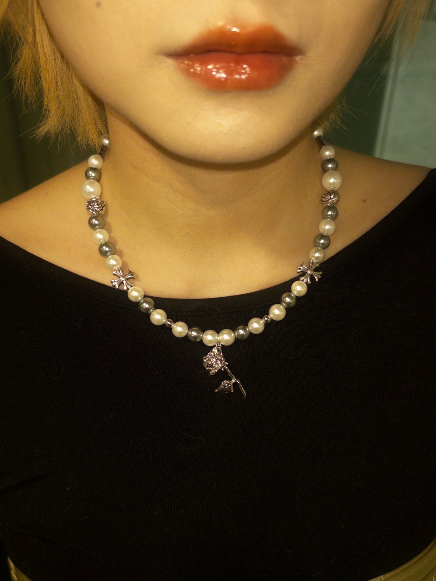 ROSE - GLAM PEARL CHOCKER