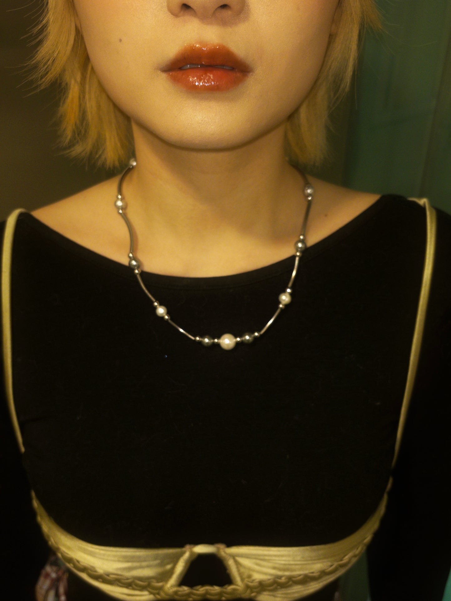 GLAM PEARL CHOCKER